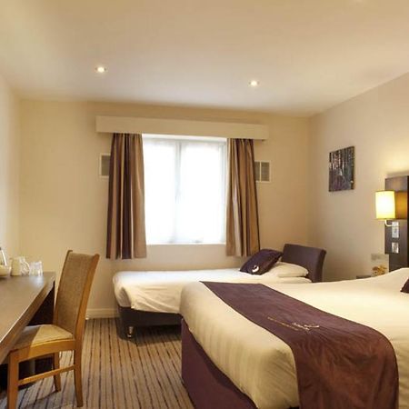 Premier Inn Fleet Eksteriør bilde