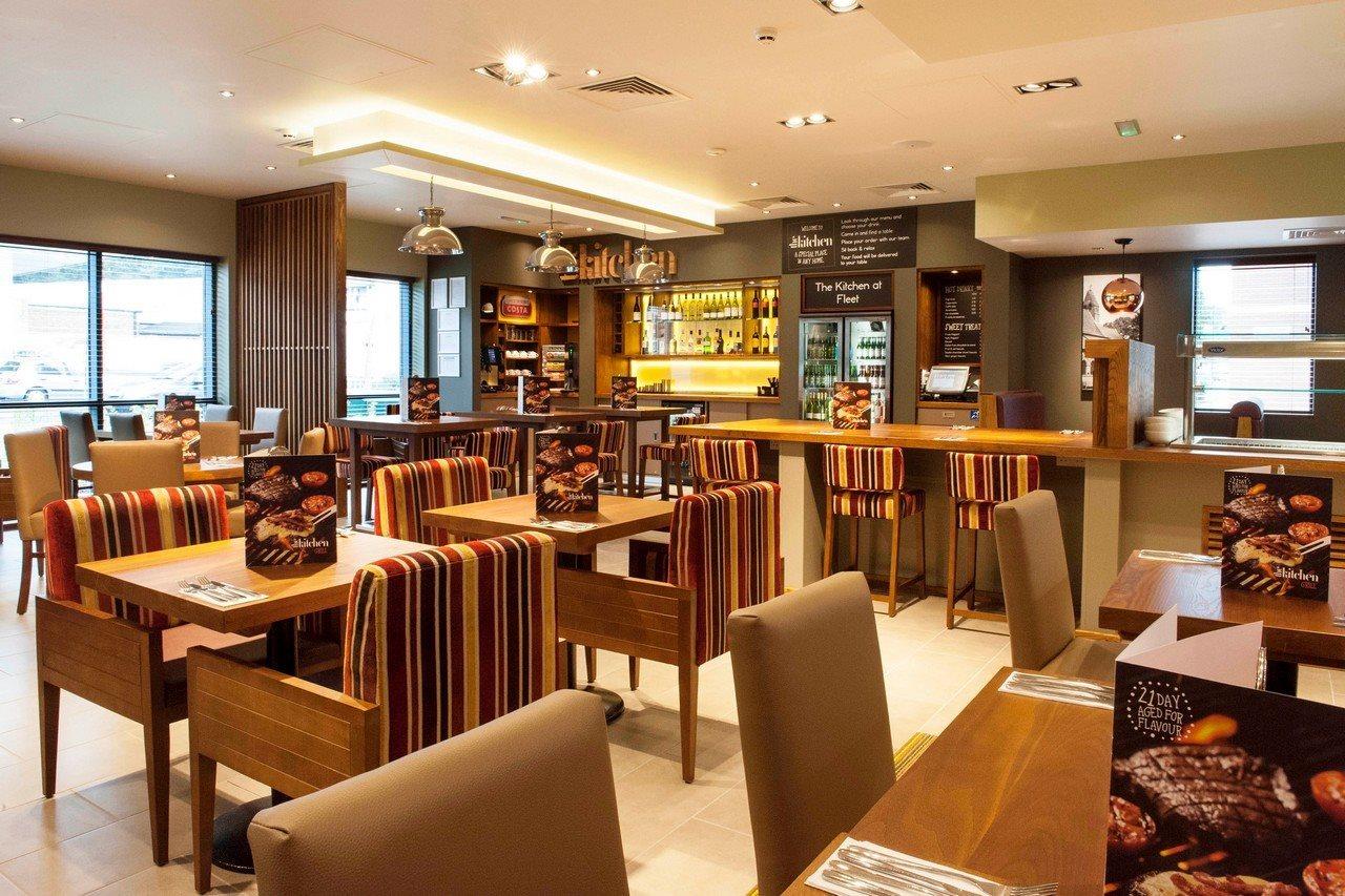 Premier Inn Fleet Eksteriør bilde