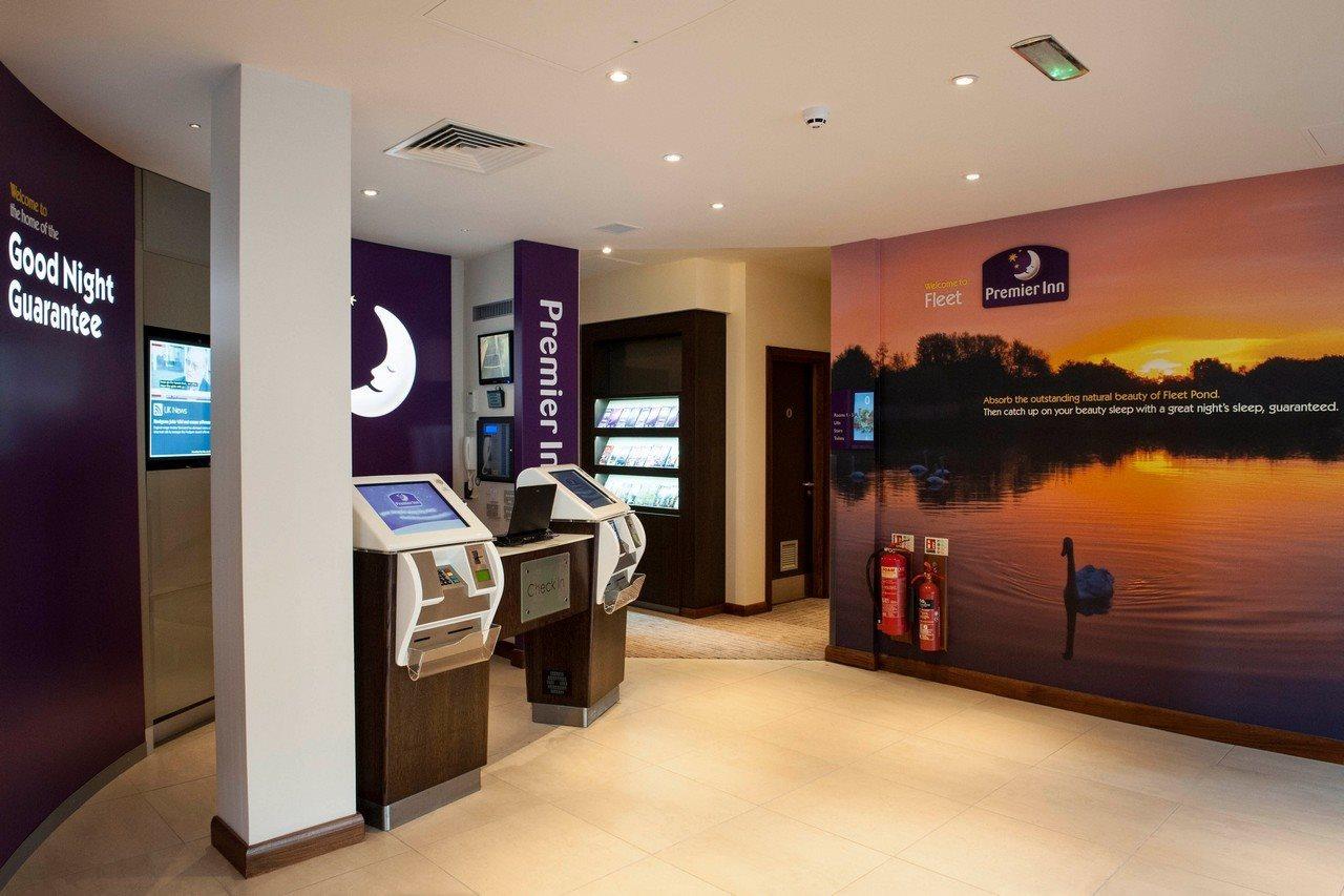 Premier Inn Fleet Eksteriør bilde