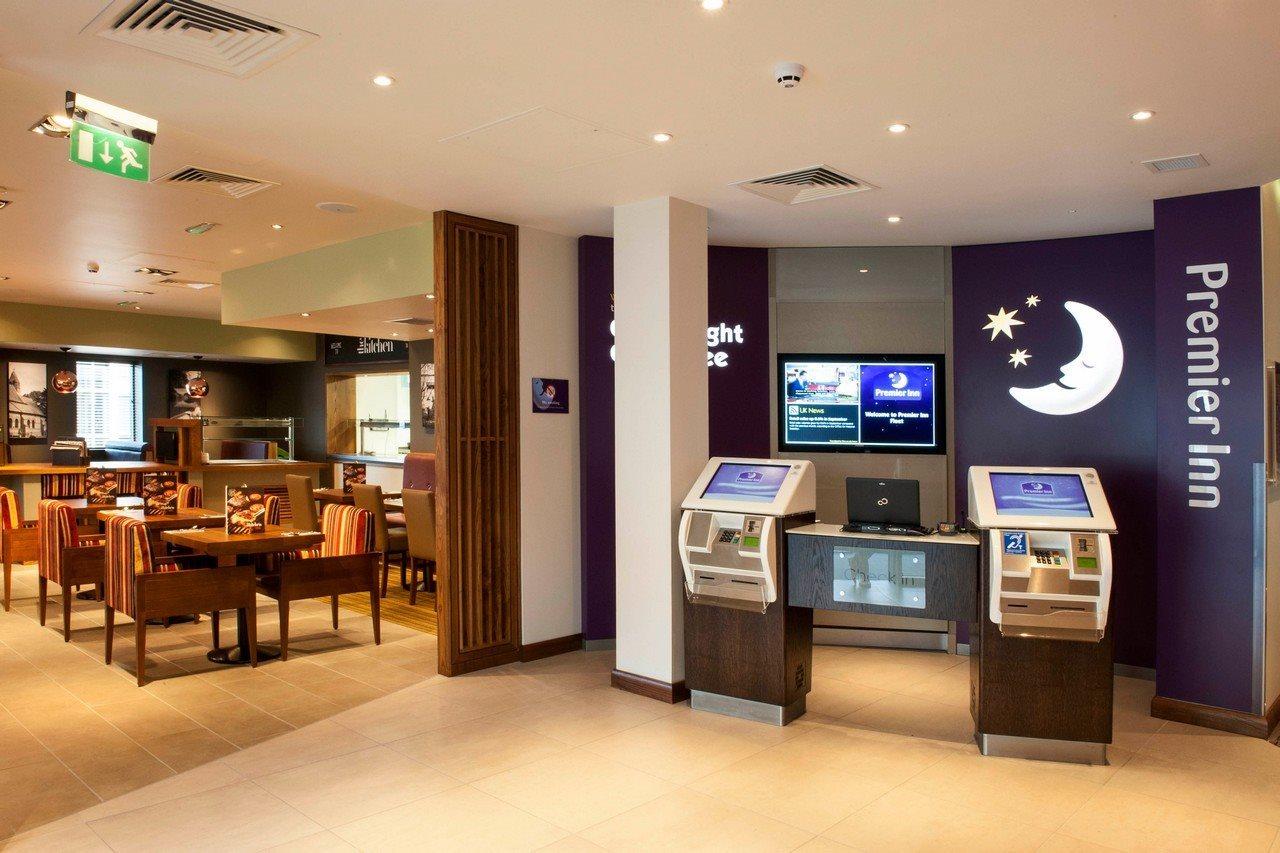 Premier Inn Fleet Eksteriør bilde