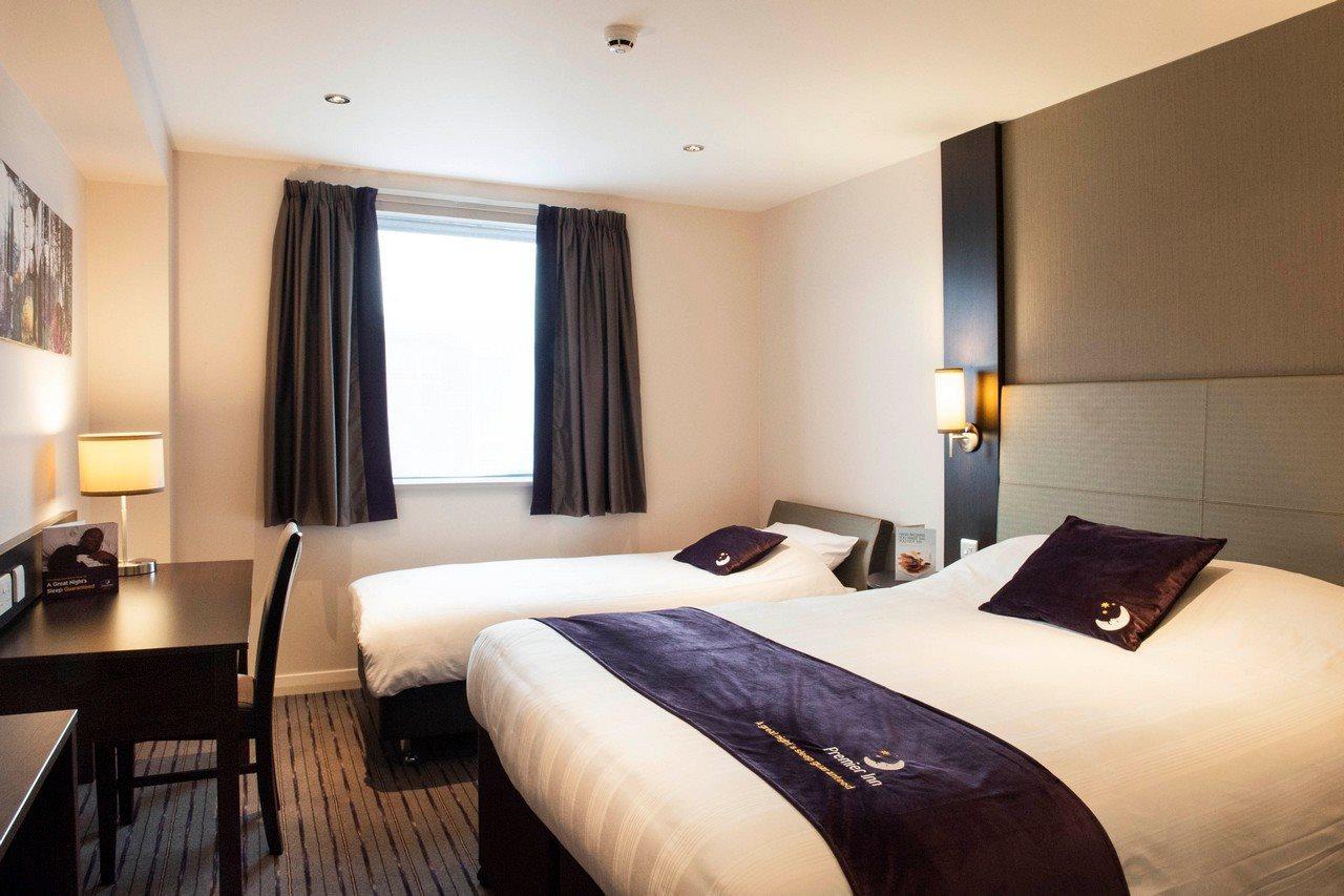 Premier Inn Fleet Eksteriør bilde