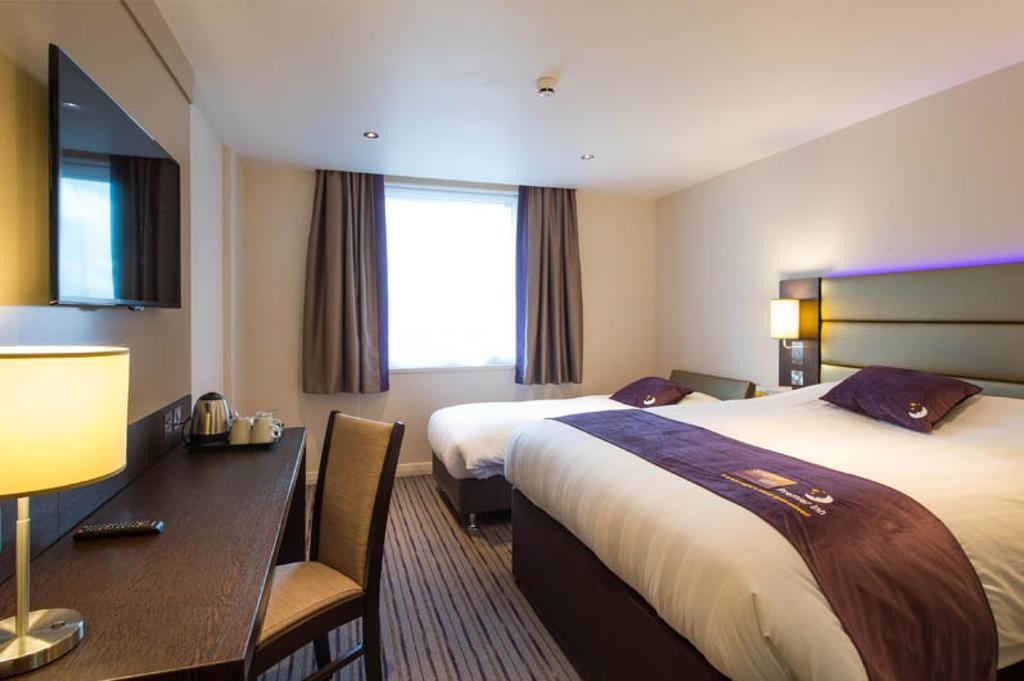 Premier Inn Fleet Eksteriør bilde