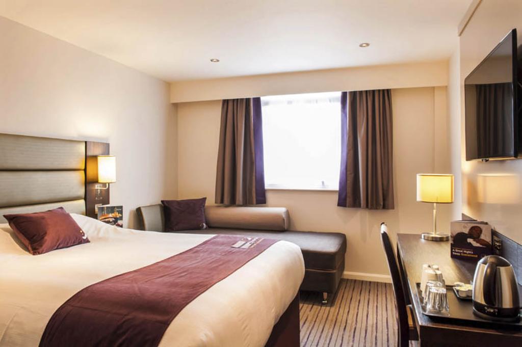Premier Inn Fleet Eksteriør bilde