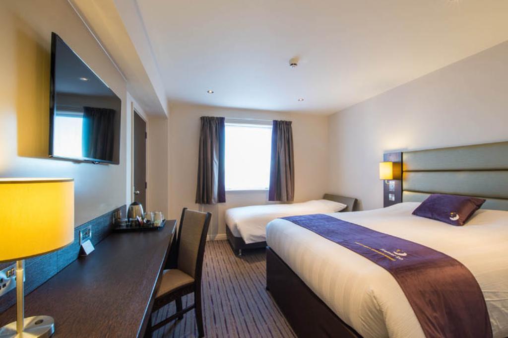 Premier Inn Fleet Eksteriør bilde