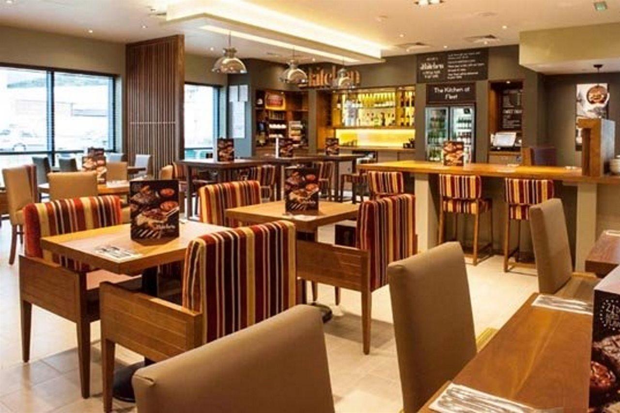 Premier Inn Fleet Eksteriør bilde