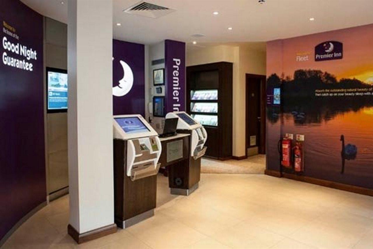 Premier Inn Fleet Eksteriør bilde